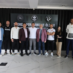 Trabzonspor Teknik Direktörü Nenad Bjelica, Trabzon Üniversitesi Sporda Performans Değerlendirme ve Yetenek Seçimi Uygulama ve Araştırma Merkezi'ni ziyaret etti.